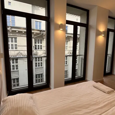 Free Garage Parking & Ac, Quiet Luxury - Old Town & Kazimierz-3